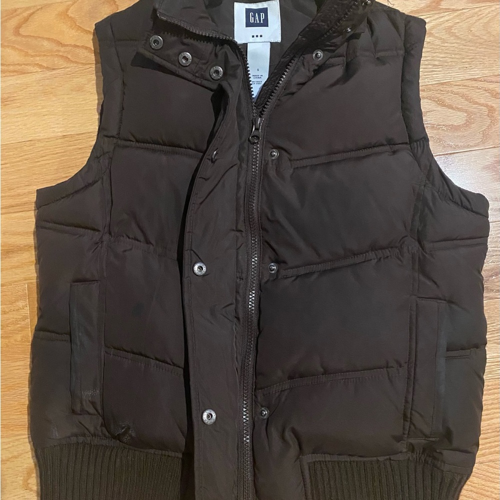 GAP Women’s Dark Brown Quilted Vest